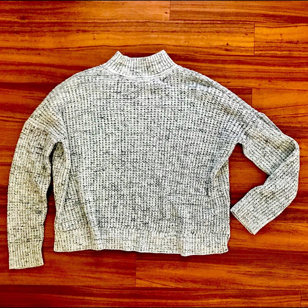 BDG Grey turtle neck. Just like new.